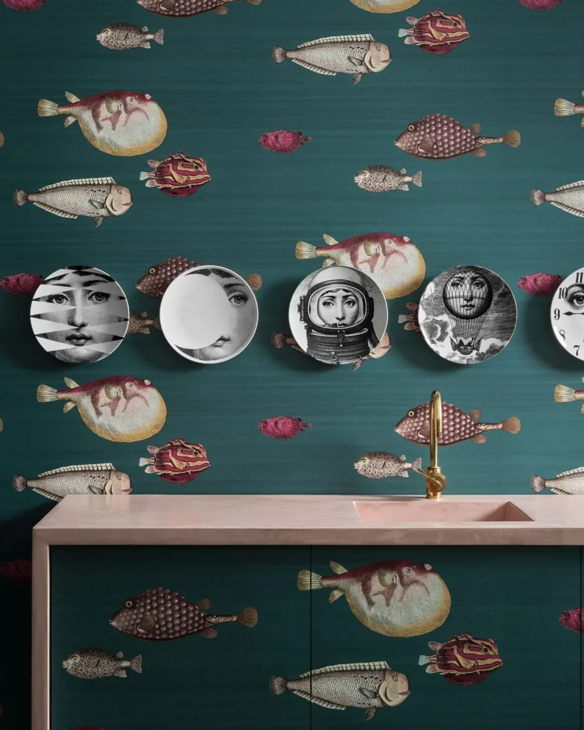 Cole & Son Fornasetti Tapete Acquario mit Fornasetti-Tellern